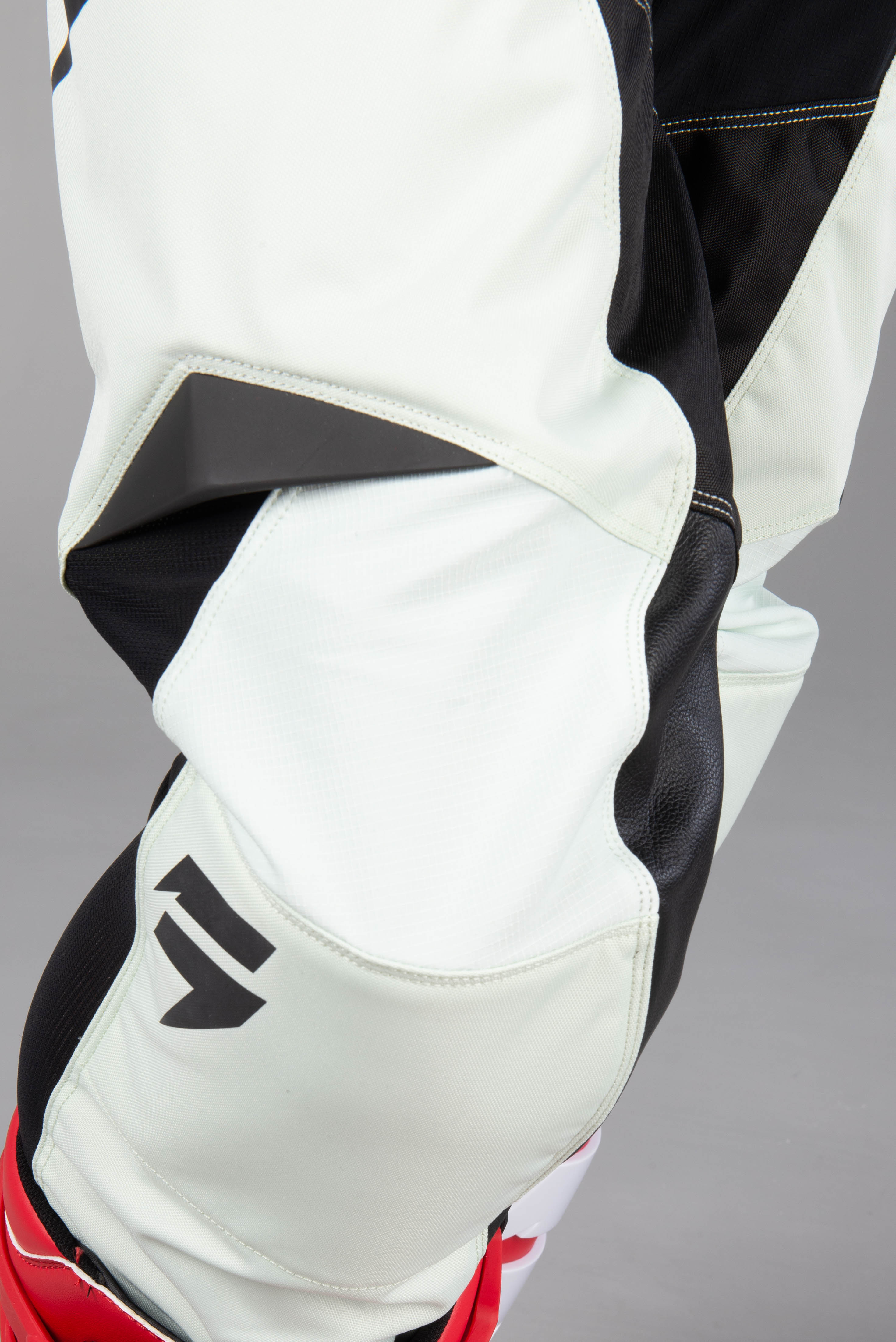 Shift Whit3 Label Basalt MX Trousers MX 18