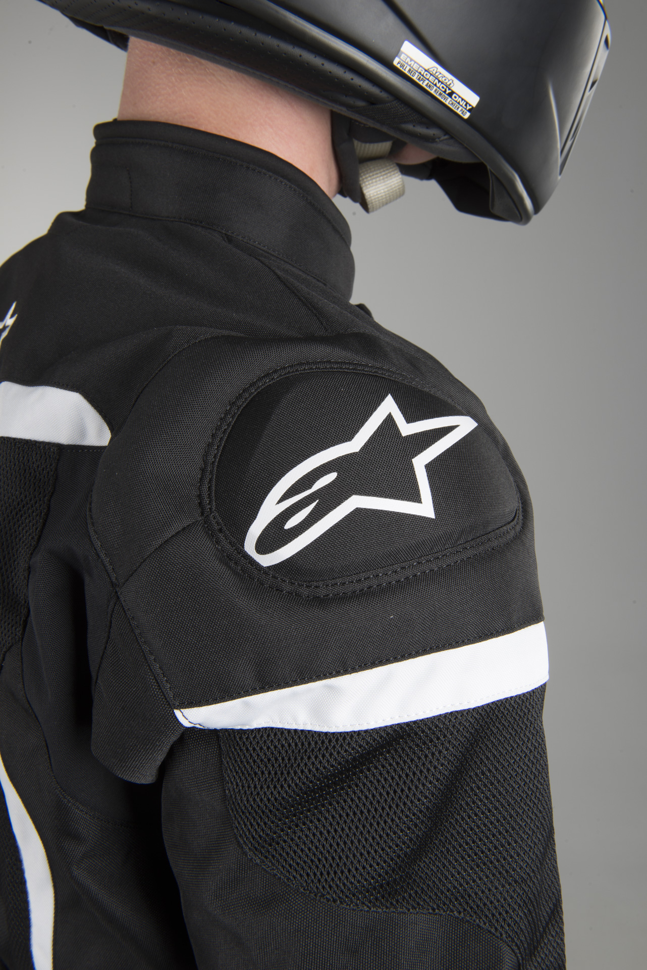 Chaqueta de Moto Alpinestars T-GP Plus R V2 Air Negra - Ahora con un 5% de  descuento - xlmoto.es