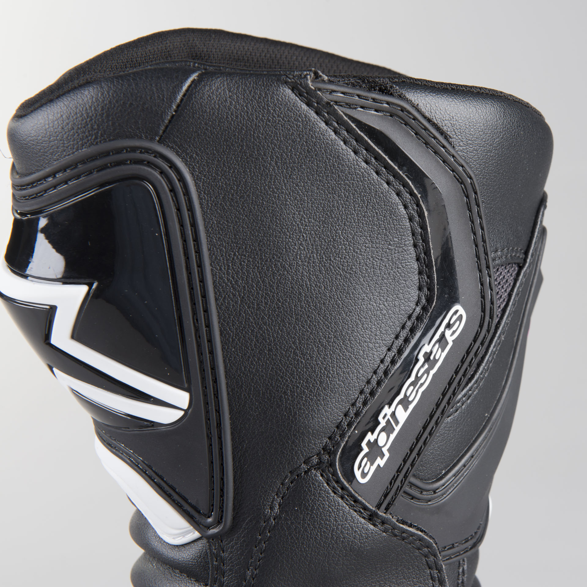Alpinestars Stella SMX 6 V2 Drystar Women's MC Boots Black Stella Alpinestars SMX 6 V2 Ladies Boots Black White