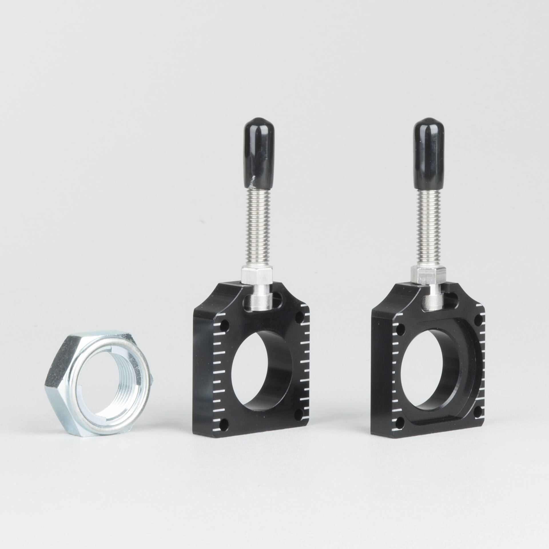 Achteras afstandhouder / bevestiging voor kettingspanner BOLT