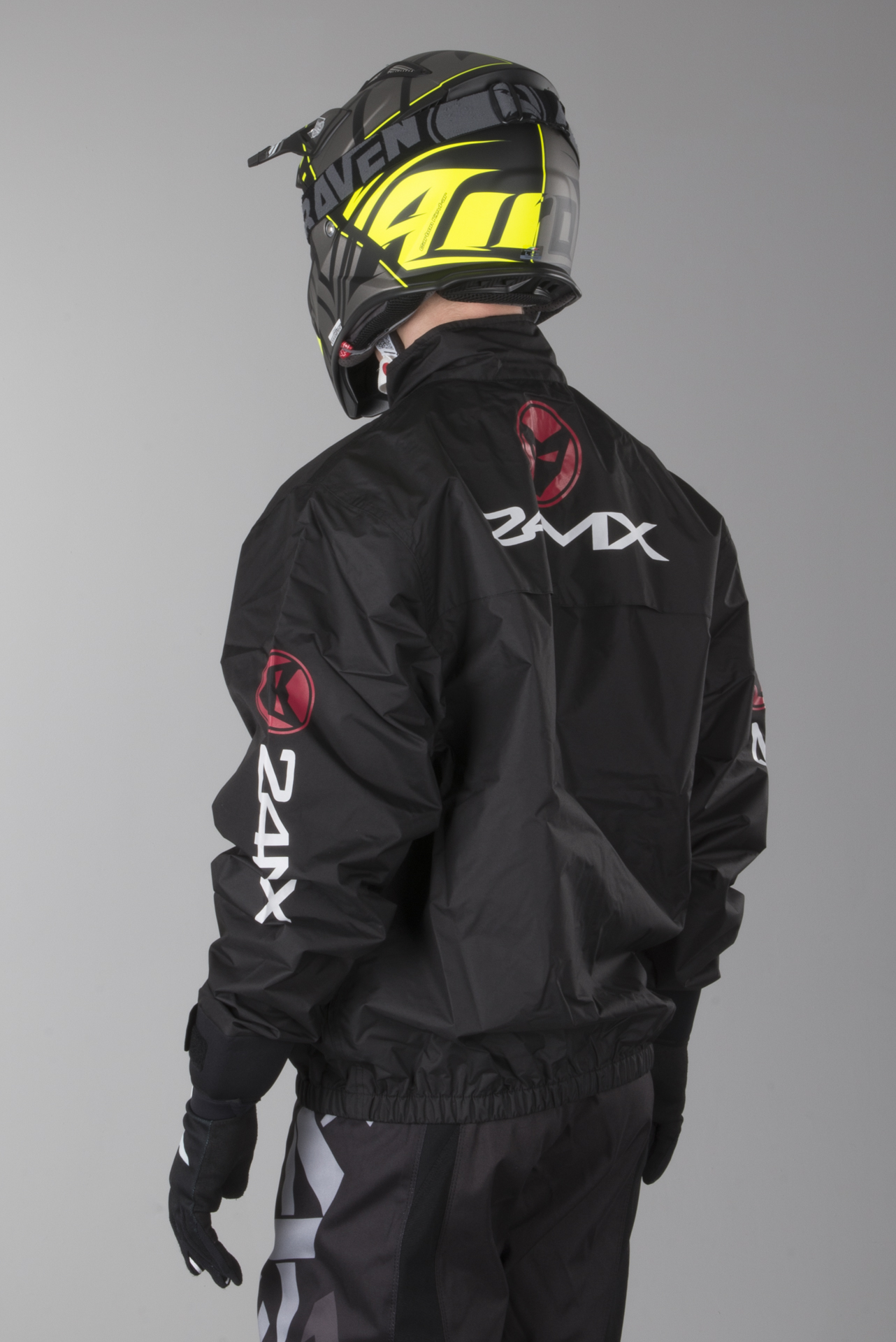 Chaqueta Cortavientos y Resistente al Agua 24MX