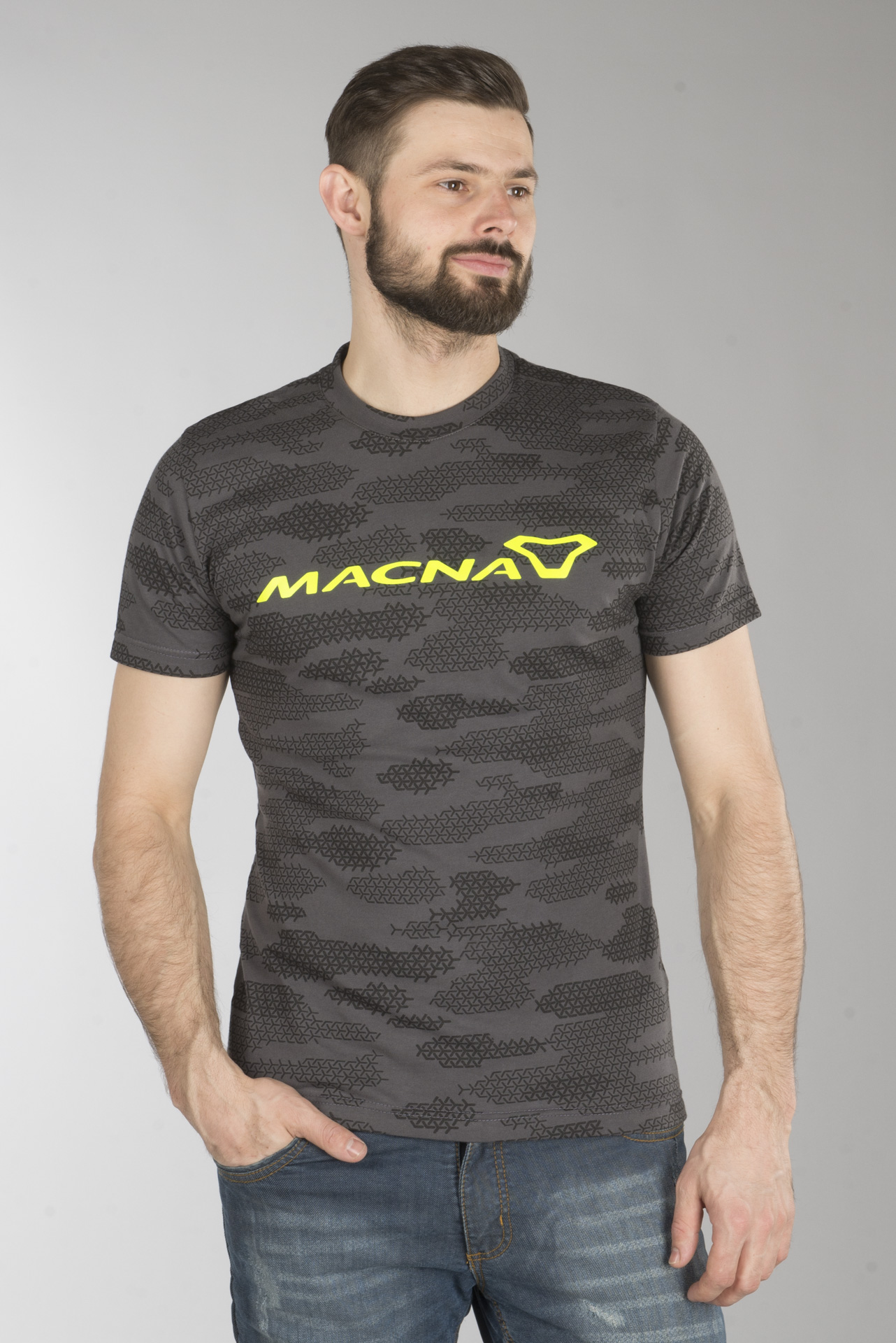 T Skjorte Macna Dazzle Logo Grå Svart Gul Nå 21% Du sparer T Skjorte Macna Dazzle Logo Grå Svart Gul Nå 21% Du sparer