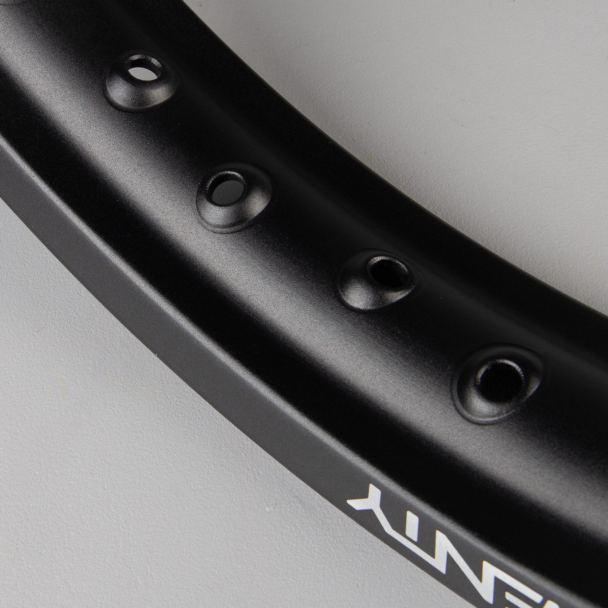 Twenty 7050 T6 Rear Rim 19" Black